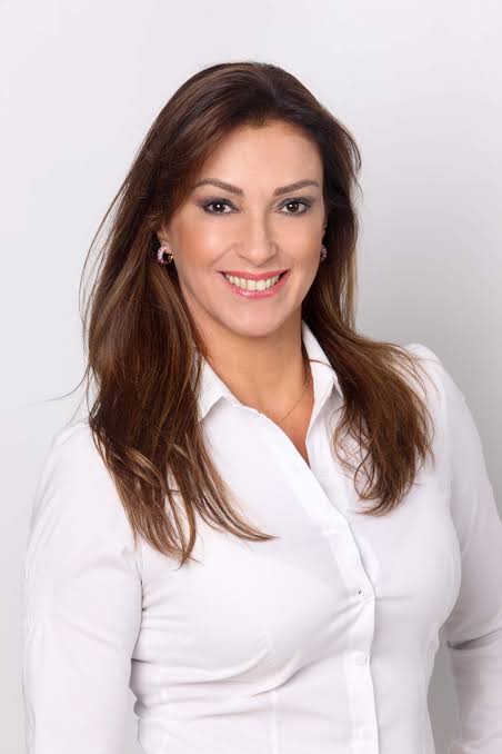 Rita Passos sorrindo